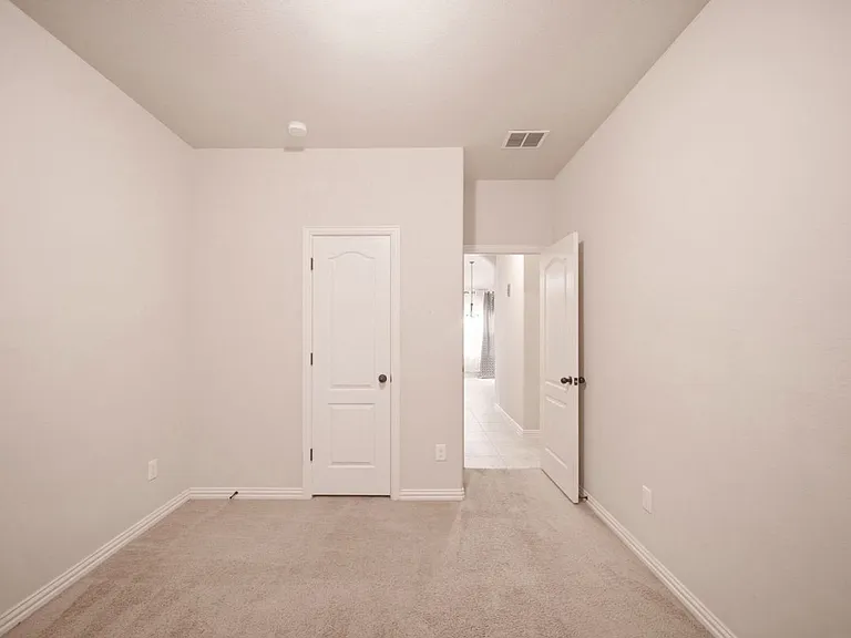 2306 Lucerne Dr — Photo 14