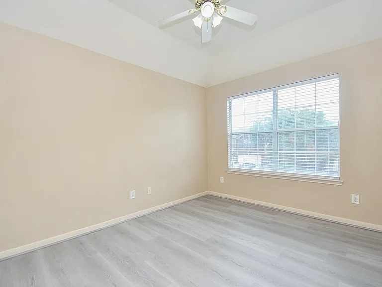 15114 Snow Hill Ct — Photo 24