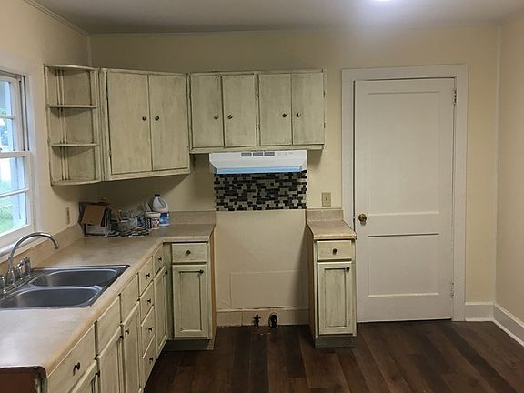 3rd image of 918 Coweta Ave
