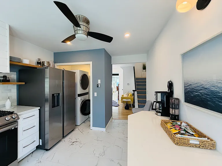 241 Townsend Ave — Photo 12