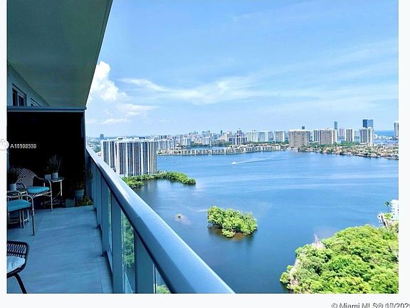 4th image of 16385 Biscayne Boulevard 3217 #Penthouse L