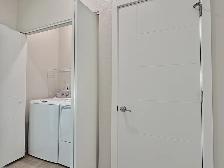 727 Poyntz Ave #209 — Photo 8
