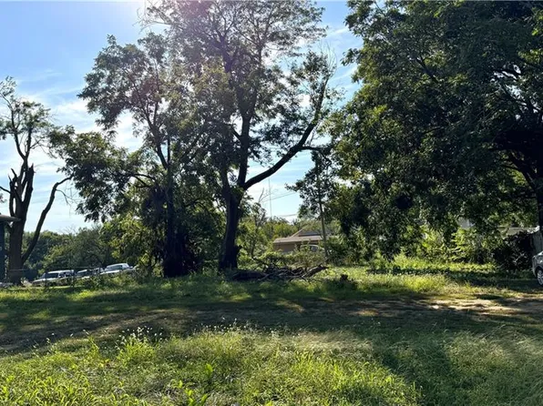 1536 S 49th St, Kansas City, KS 66106