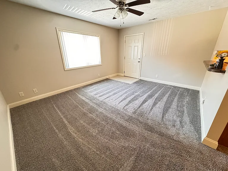 1-1813 Knox St #1 — Photo 5