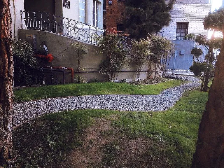 615 S Virgil Ave — Photo 3