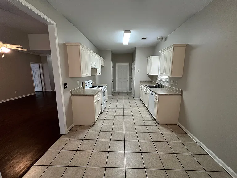 1274 Pebble Creek Cir — Photo 29