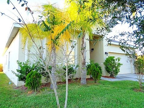 1st image of 906 Hacienda Cir
