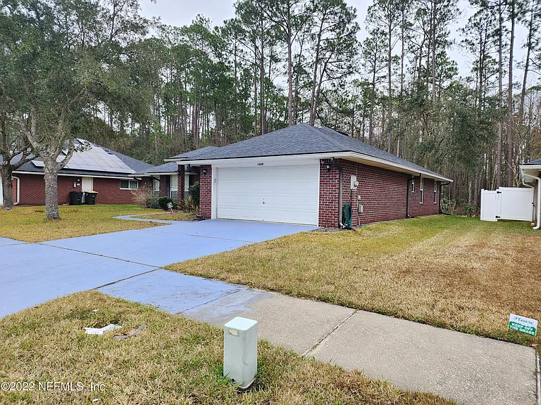 1589 Guardian Ct — Photo 2