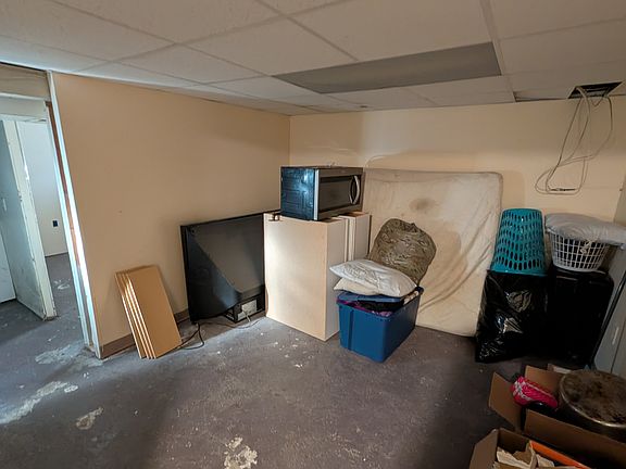 4th image of 38 Hornet Rd #40