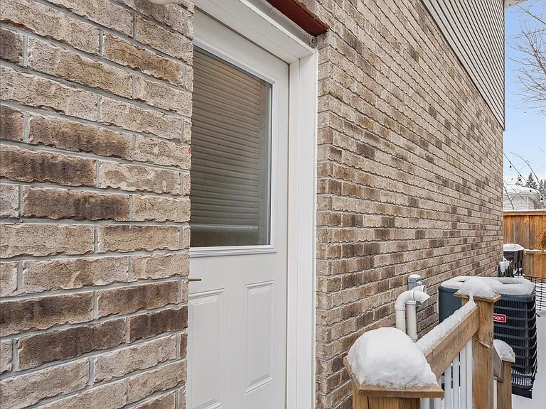 24 Menzie Ave #B — Photo 4