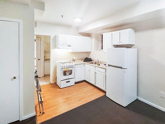 2nd image of 10 Noah Ct APT 1