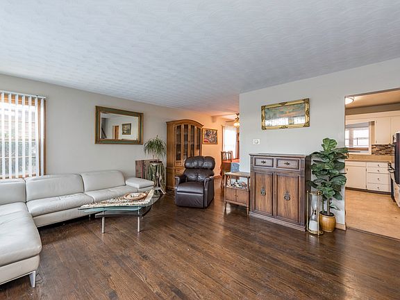 2nd image of 732 Whitney Ave