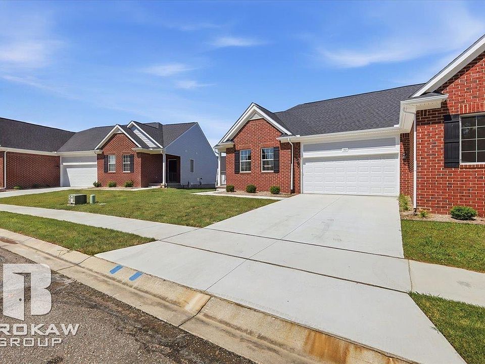 1435 Luxington Dr, photo 4