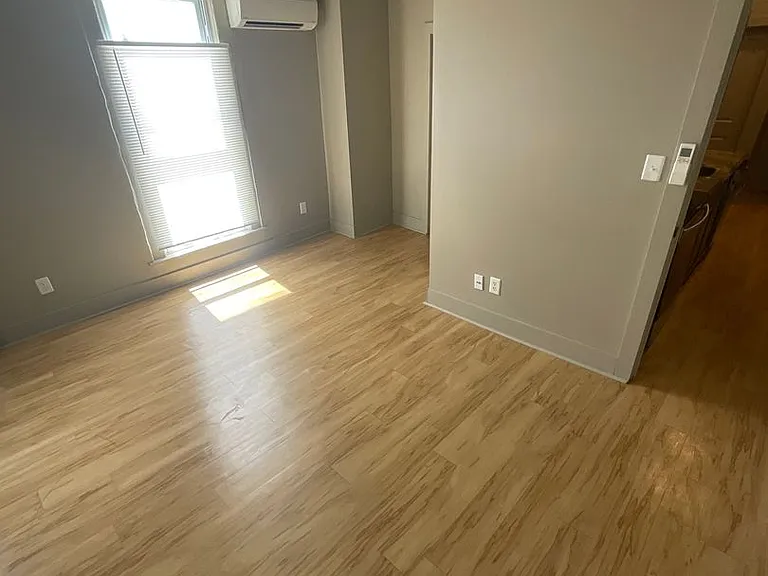 425 N Walnut St — Photo 64