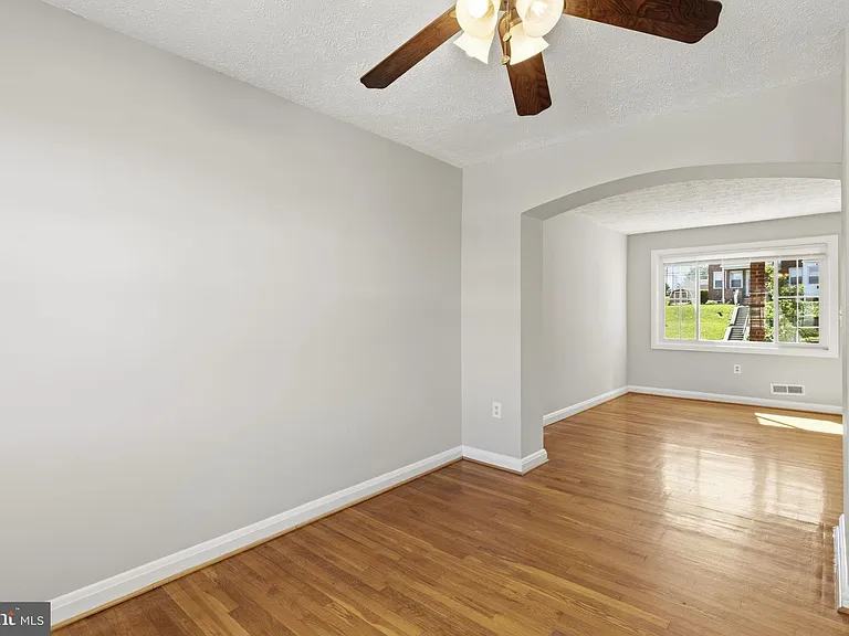 7124 Gough St — Photo 12