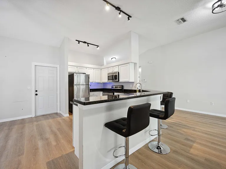 4107 11th Ave E — Photo 12
