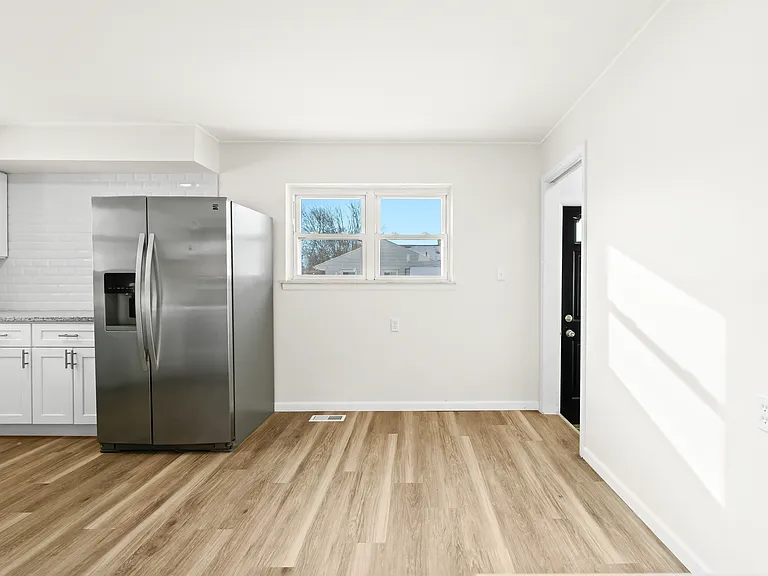 18405 Gillman St — Photo 11