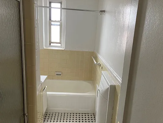 Rented by The Coop Connection LLC | media 22