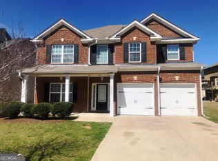 6645 Oak Hill Pass, Fairburn, GA 30213