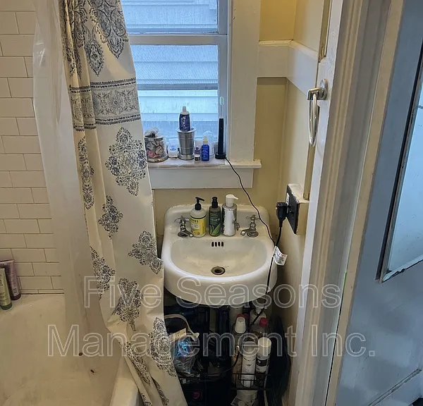 19 Grant St #2 — Photo 13
