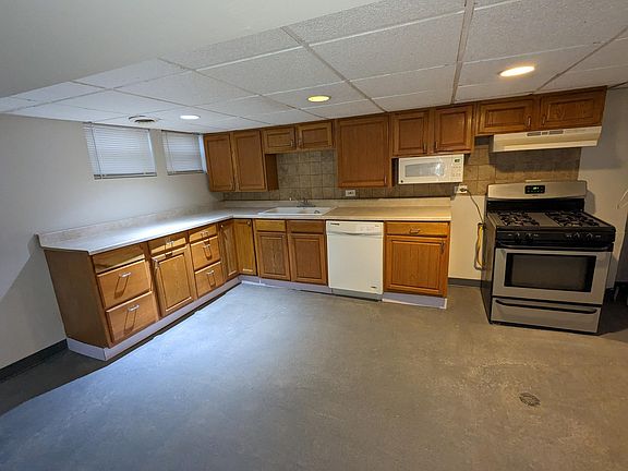 2nd image of 1300 N Pine Ave #B