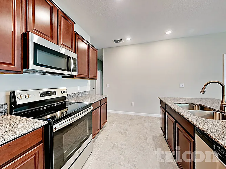 1724 Broad Winged Hawk Dr — Photo 21