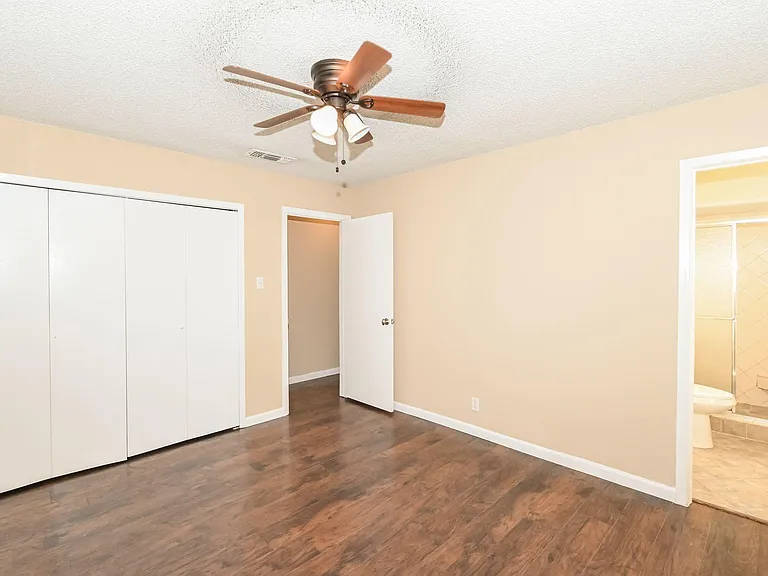 6038 Sandwick Dr — Photo 12
