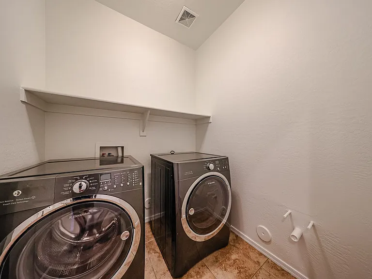 445 W Seagull Dr — Photo 28