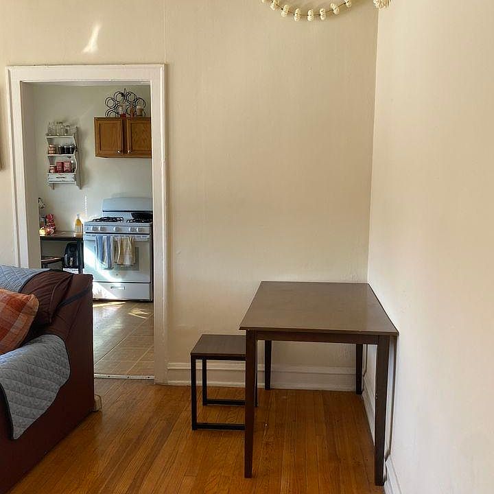 1st image of 1232 W Albion Ave #3