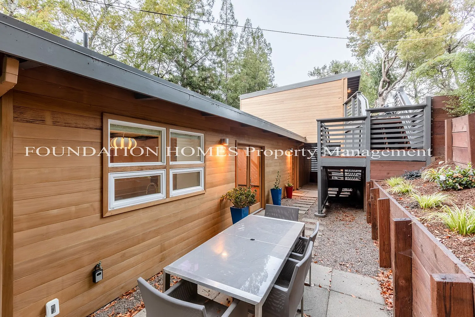 261 Morningside Dr photo 1