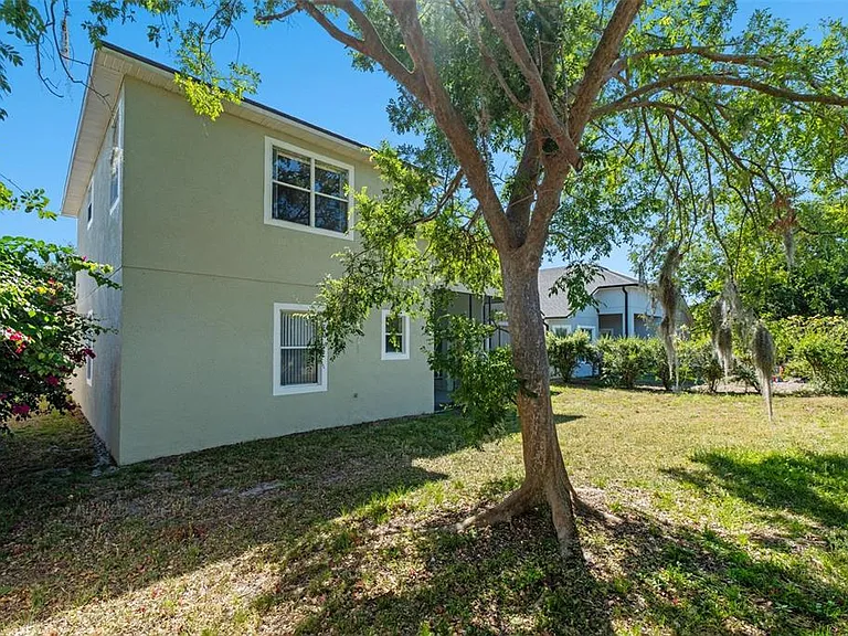 13121 Zori Ln — Photo 35