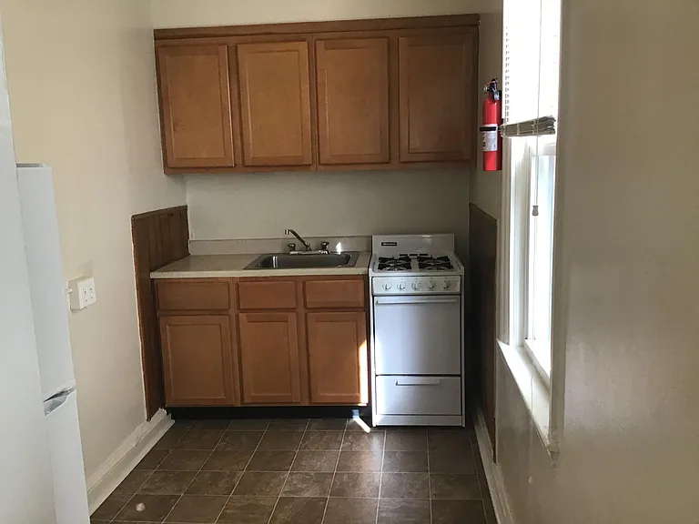 38 W State St #B6 — Photo 1