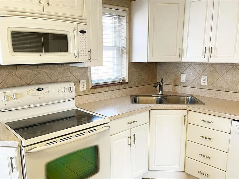 5116 Deville Ave — Photo 14