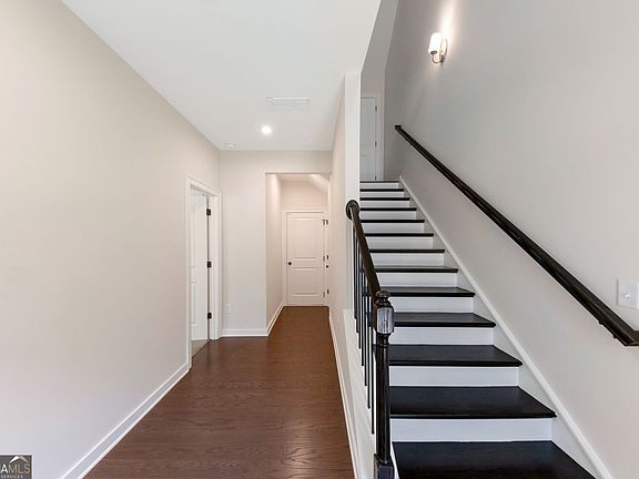 5th image of 2130 Holtz Ln