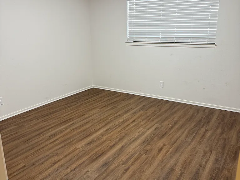 1322 Tanglewood Ln #1322 — Photo 5