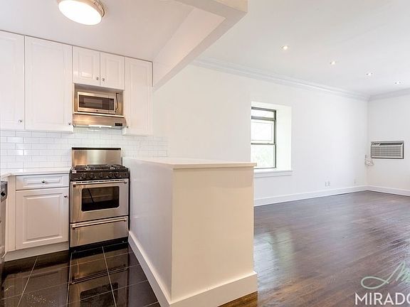 2nd image of 304 E 20th St APT 6G
