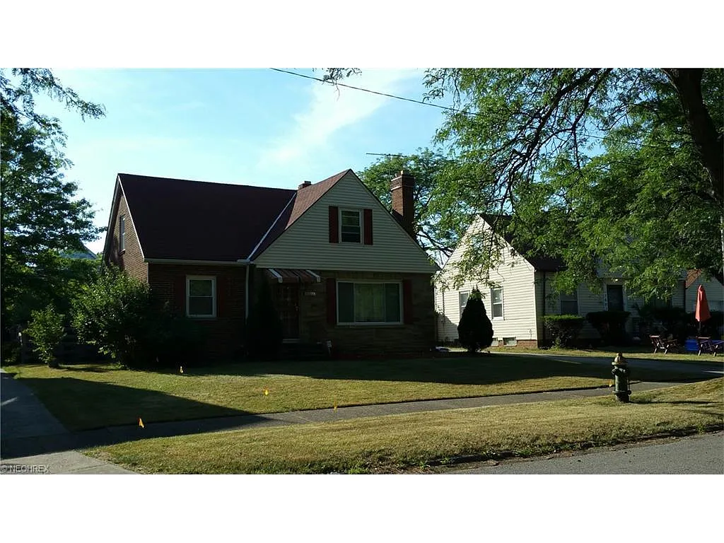 16015 Ravine Dr photo 1