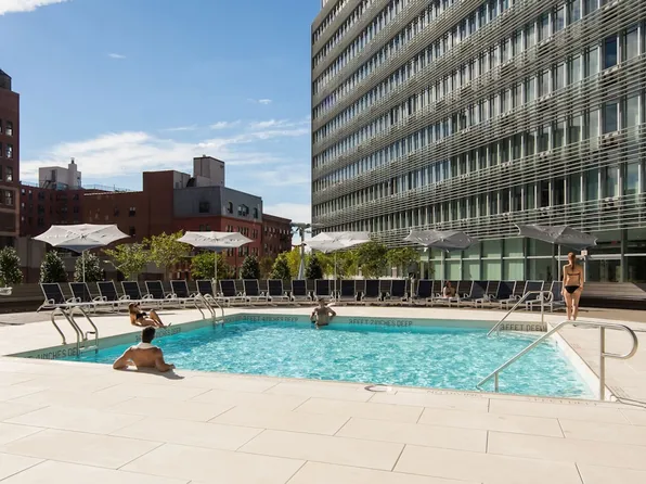 550 West 54th Street image 9 of 27