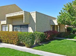 5811 Los Coyotes Dr, Palm Springs, CA 92264