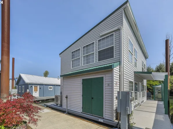 2630 N Hayden Island Dr Slip 36, Portland, OR 97217