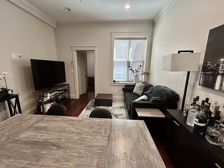 170 Saint Botolph St #4 — Photo 1
