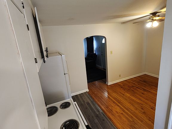 4th image of 2228 SW Macvicar Ave