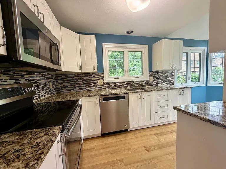 4 Turnbridge Ln — Photo 3