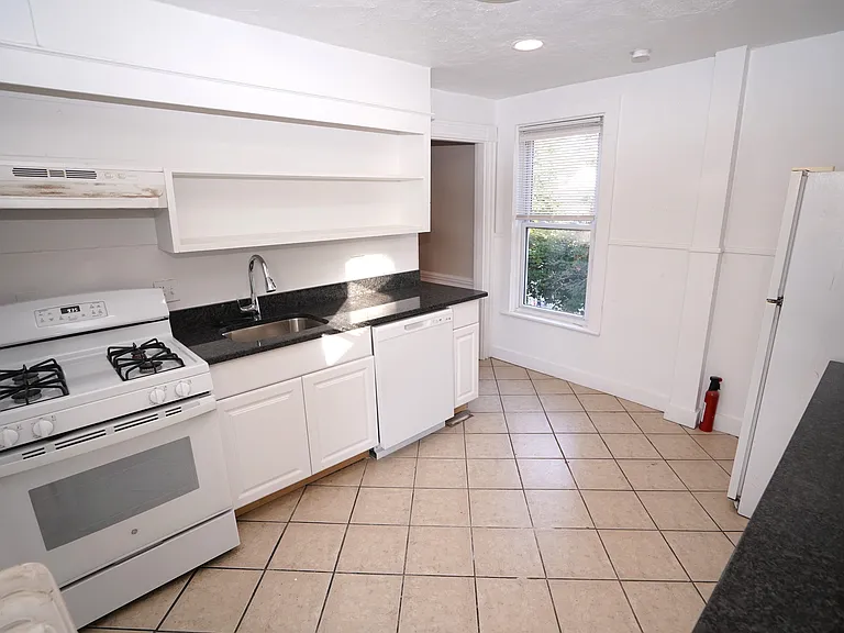 26 Ashford St #2 — Photo 10