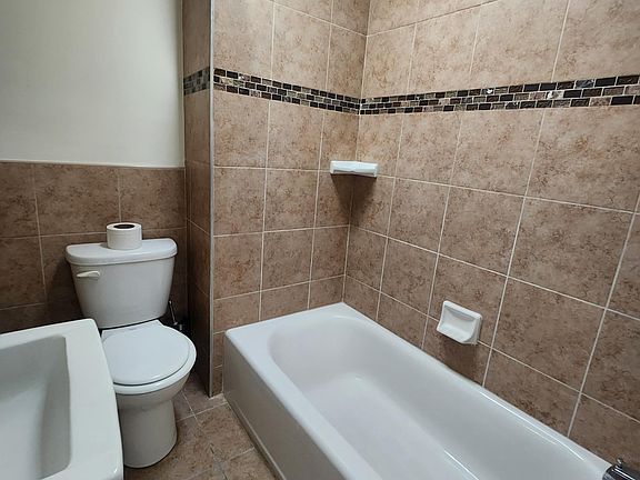4th image of 242 S 22nd St Floor 1