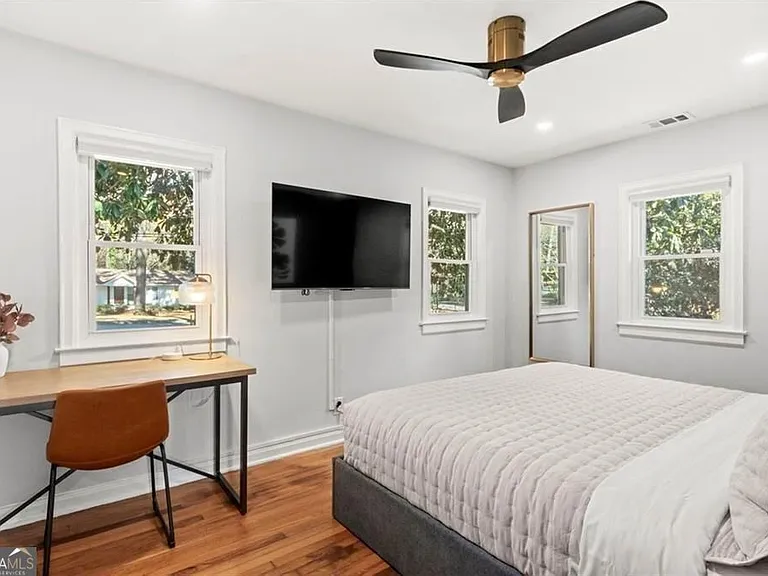 1333 Victor Rd NE — Photo 25