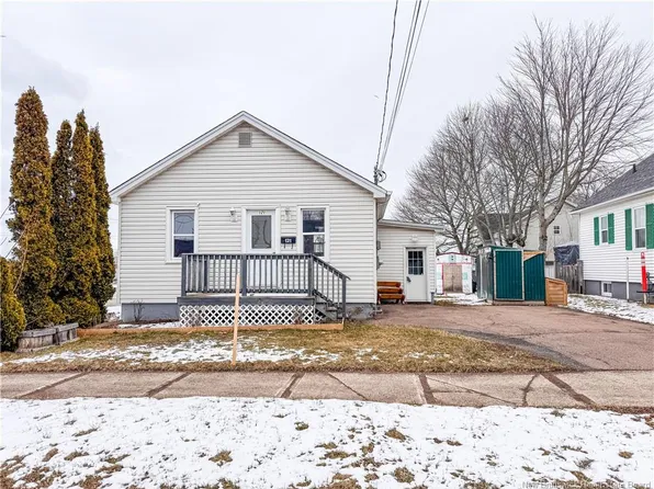 121 Salter Ave, Moncton, NB E1C 7R6
