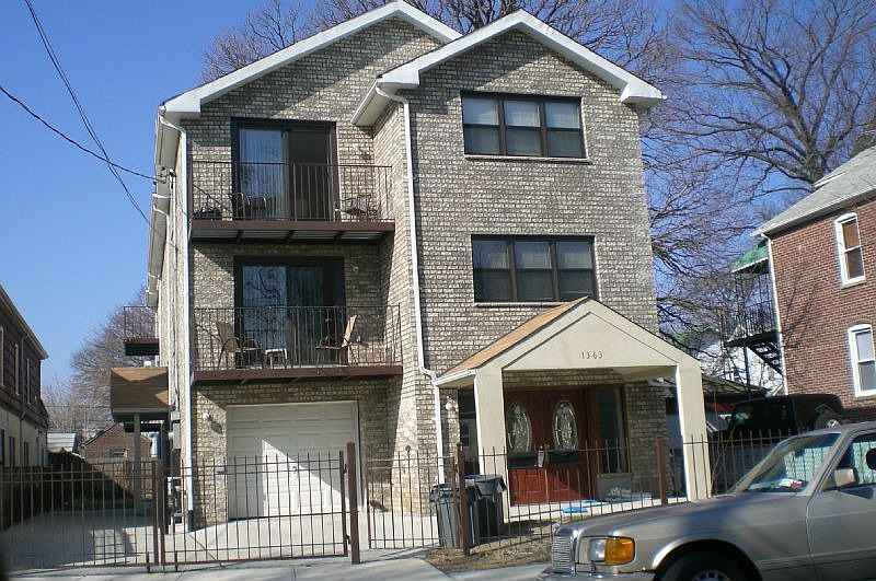 Building Photo 3