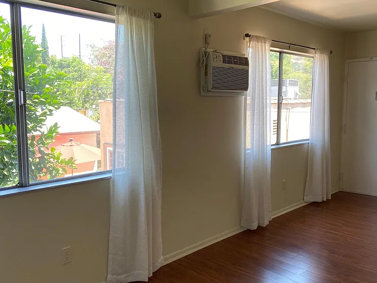 1855 Yosemite Dr #6 — Photo 1