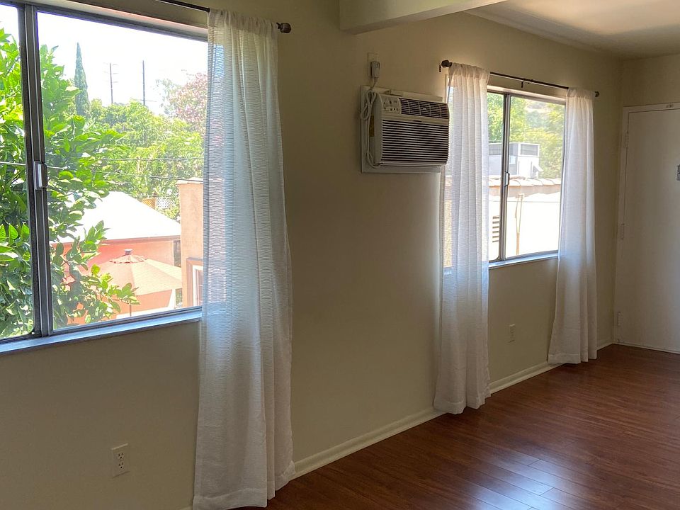 1st image of 1855 Yosemite Dr APT 6